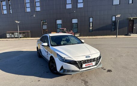 Hyundai Elantra, 2022 год, 1 650 000 рублей, 2 фотография