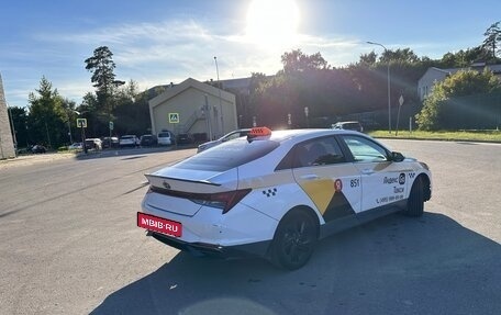 Hyundai Elantra, 2022 год, 1 650 000 рублей, 4 фотография