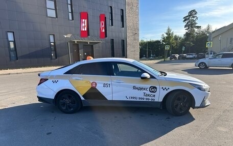 Hyundai Elantra, 2022 год, 1 650 000 рублей, 3 фотография