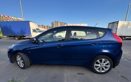 Hyundai Solaris II рестайлинг, 2015 год, 890 000 рублей, 3 фотография