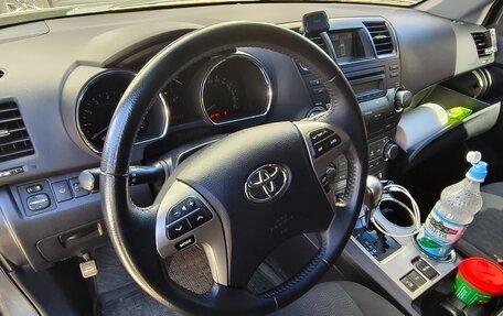 Toyota Highlander III, 2013 год, 2 300 000 рублей, 7 фотография