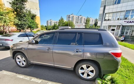 Toyota Highlander III, 2013 год, 2 300 000 рублей, 8 фотография