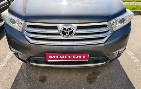 Toyota Highlander III, 2013 год, 2 300 000 рублей, 14 фотография