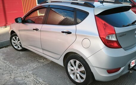 Hyundai Solaris II рестайлинг, 2011 год, 600 000 рублей, 4 фотография