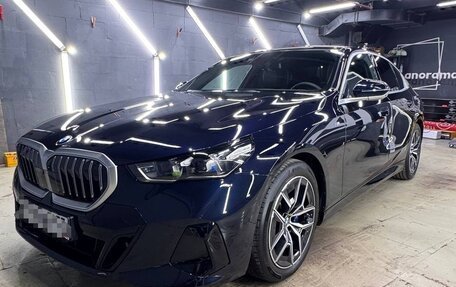 BMW 5 серия, 2024 год, 7 000 000 рублей, 2 фотография
