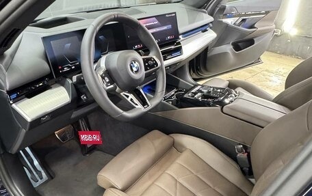 BMW 5 серия, 2024 год, 7 000 000 рублей, 9 фотография