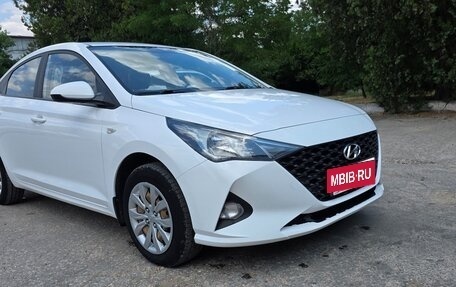 Hyundai Solaris II рестайлинг, 2021 год, 1 295 000 рублей, 1 фотография