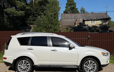 Mitsubishi Outlander III рестайлинг 3, 2010 год, 1 300 000 рублей, 3 фотография