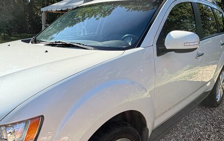Mitsubishi Outlander III рестайлинг 3, 2010 год, 1 300 000 рублей, 7 фотография