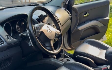Mitsubishi Outlander III рестайлинг 3, 2010 год, 1 300 000 рублей, 8 фотография
