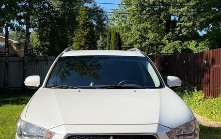 Mitsubishi Outlander III рестайлинг 3, 2010 год, 1 300 000 рублей, 2 фотография