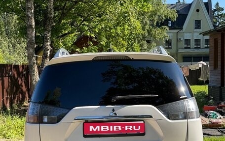 Mitsubishi Outlander III рестайлинг 3, 2010 год, 1 300 000 рублей, 4 фотография