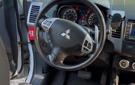 Mitsubishi Outlander III рестайлинг 3, 2010 год, 1 300 000 рублей, 12 фотография