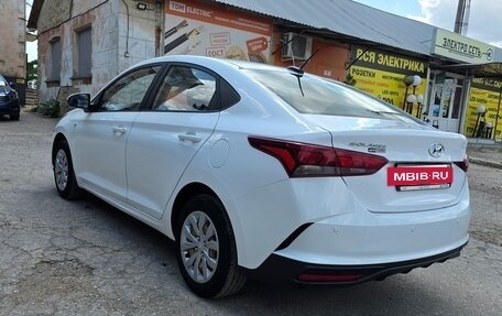 Hyundai Solaris II рестайлинг, 2021 год, 1 295 000 рублей, 2 фотография