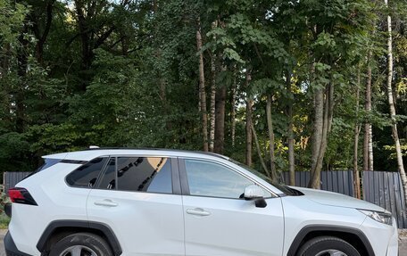 Toyota RAV4, 2020 год, 3 130 000 рублей, 4 фотография