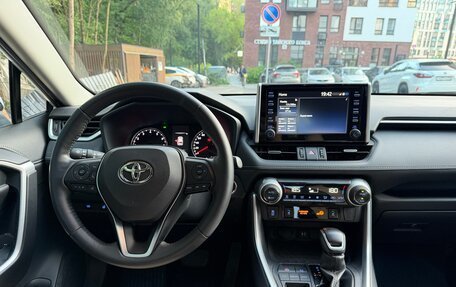 Toyota RAV4, 2020 год, 3 130 000 рублей, 12 фотография