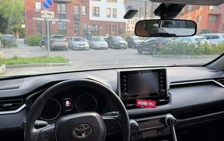 Toyota RAV4, 2020 год, 3 130 000 рублей, 11 фотография
