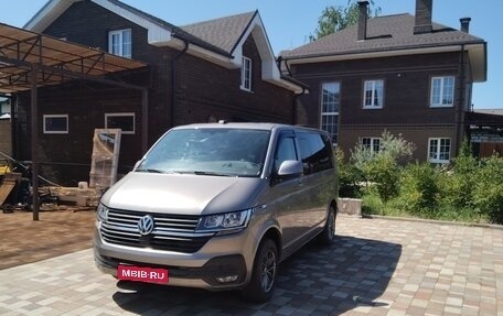 Volkswagen Caravelle T6 рестайлинг, 2022 год, 4 400 000 рублей, 1 фотография