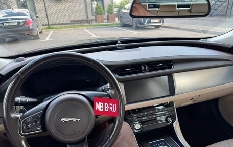 Jaguar XF II, 2017 год, 2 180 000 рублей, 10 фотография