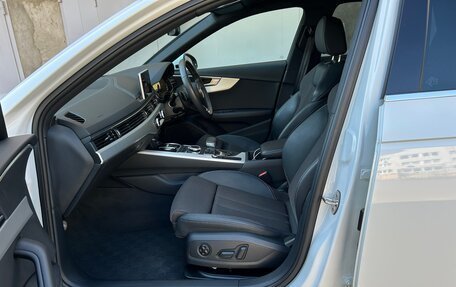 Audi A4, 2018 год, 2 380 000 рублей, 18 фотография