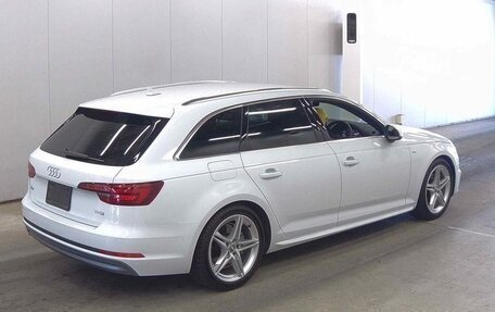 Audi A4, 2018 год, 2 380 000 рублей, 24 фотография