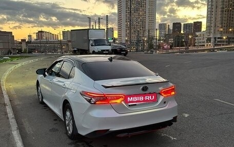 Toyota Camry, 2021 год, 2 200 000 рублей, 4 фотография