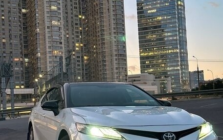 Toyota Camry, 2021 год, 2 200 000 рублей, 7 фотография