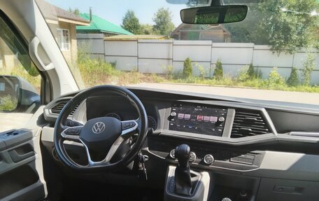 Volkswagen Caravelle T6 рестайлинг, 2022 год, 4 400 000 рублей, 2 фотография