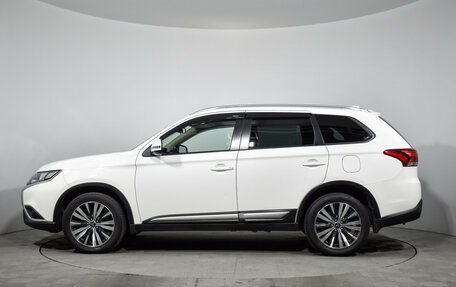 Mitsubishi Outlander III рестайлинг 3, 2019 год, 2 299 000 рублей, 9 фотография