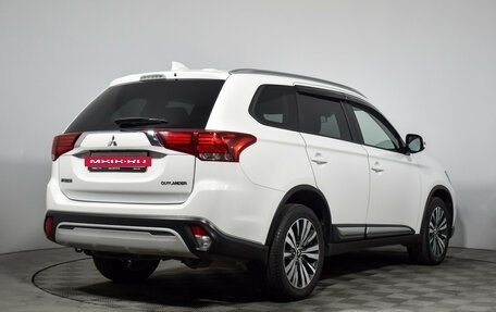 Mitsubishi Outlander III рестайлинг 3, 2019 год, 2 299 000 рублей, 5 фотография