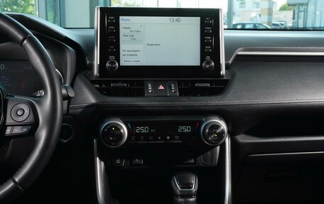Toyota RAV4, 2021 год, 3 280 000 рублей, 21 фотография