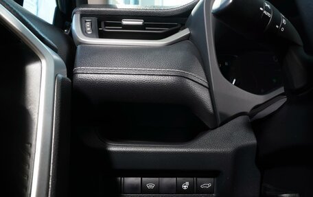 Toyota RAV4, 2021 год, 3 280 000 рублей, 23 фотография