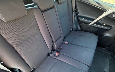 Toyota RAV4, 2018 год, 3 300 000 рублей, 12 фотография