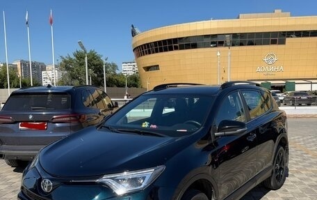 Toyota RAV4, 2018 год, 3 300 000 рублей, 2 фотография