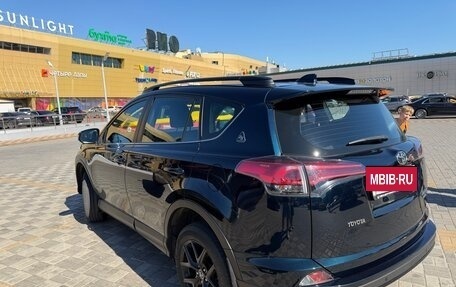 Toyota RAV4, 2018 год, 3 300 000 рублей, 9 фотография