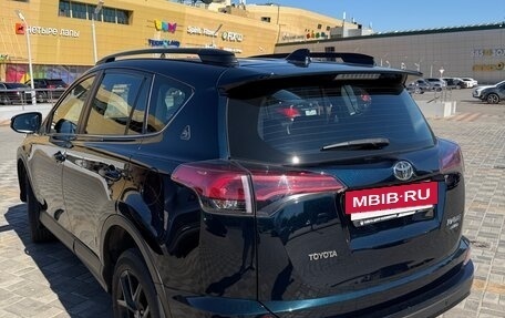 Toyota RAV4, 2018 год, 3 300 000 рублей, 6 фотография