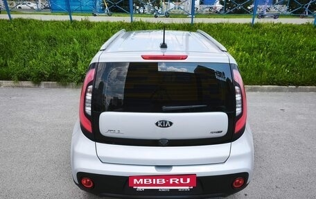 KIA Soul II рестайлинг, 2018 год, 1 650 000 рублей, 8 фотография
