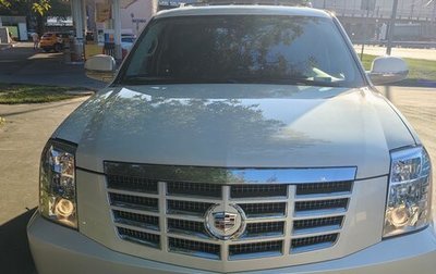 Cadillac Escalade III, 2011 год, 1 870 000 рублей, 1 фотография