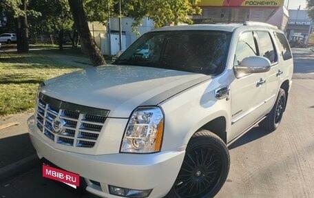 Cadillac Escalade III, 2011 год, 1 870 000 рублей, 2 фотография