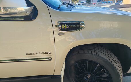 Cadillac Escalade III, 2011 год, 1 870 000 рублей, 4 фотография