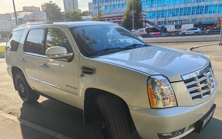 Cadillac Escalade III, 2011 год, 1 870 000 рублей, 3 фотография