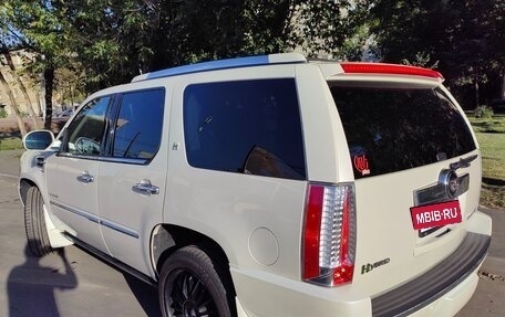 Cadillac Escalade III, 2011 год, 1 870 000 рублей, 7 фотография