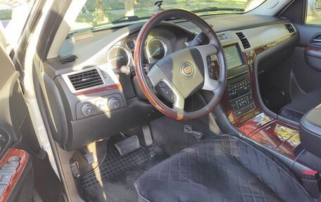 Cadillac Escalade III, 2011 год, 1 870 000 рублей, 17 фотография