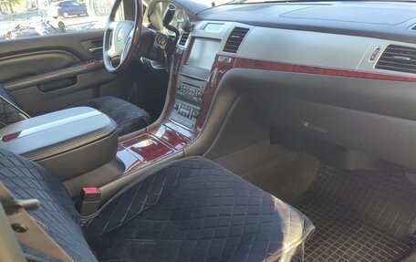 Cadillac Escalade III, 2011 год, 1 870 000 рублей, 24 фотография