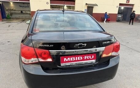 Chevrolet Cruze II, 2010 год, 590 000 рублей, 3 фотография
