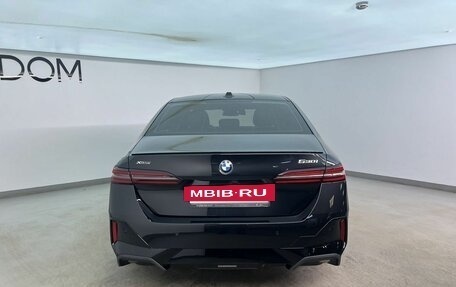 BMW 5 серия, 2025 год, 9 765 000 рублей, 4 фотография