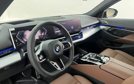 BMW 5 серия, 2025 год, 9 765 000 рублей, 11 фотография