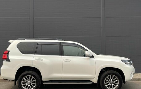 Toyota Land Cruiser Prado 150 рестайлинг 2, 2019 год, 5 840 000 рублей, 6 фотография