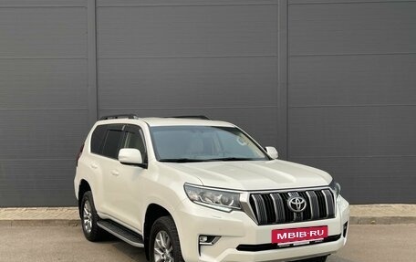 Toyota Land Cruiser Prado 150 рестайлинг 2, 2019 год, 5 840 000 рублей, 5 фотография