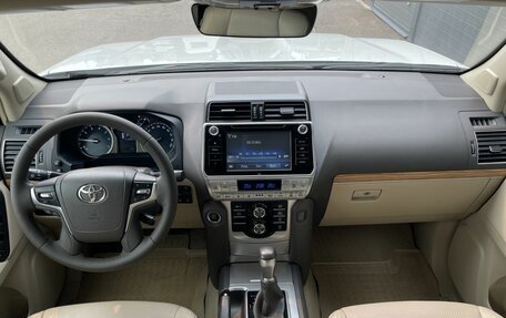 Toyota Land Cruiser Prado 150 рестайлинг 2, 2019 год, 5 840 000 рублей, 13 фотография